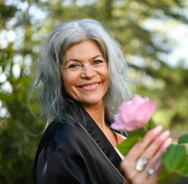 Elena - Klarsynte & spådom